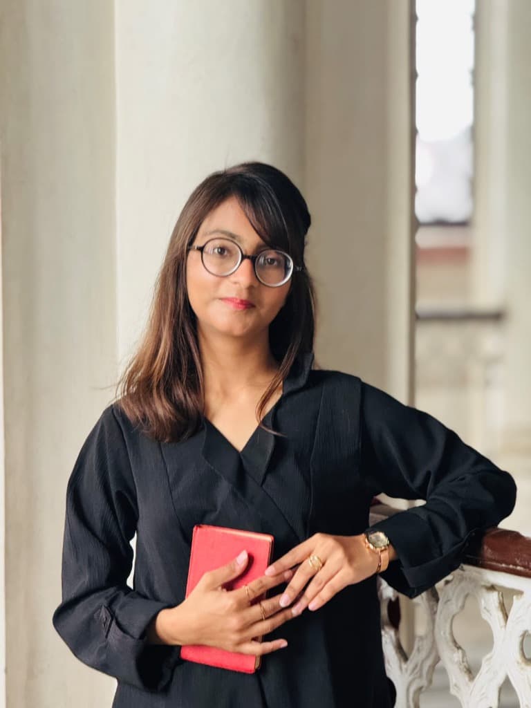 Amna Azmat — Creative Director & Fine Artist